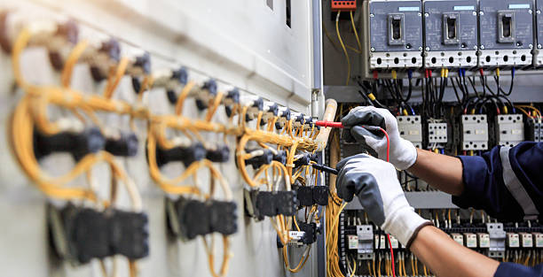 Professional Electrician technician working in Santa Clara, UT